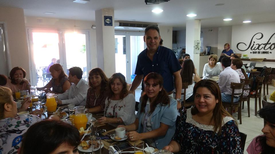 Desayuno entrega de presentes para empleadas del IPVU