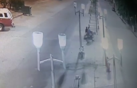 Cámaras captaron a delincuentes que robaban tachos de residuos