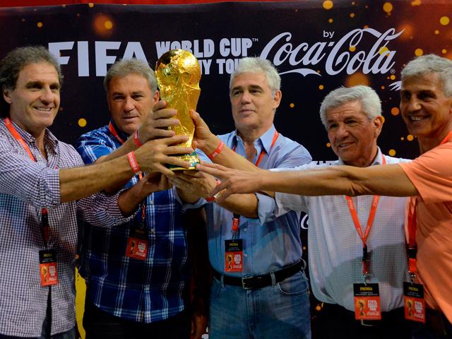 La réplica de la Copa del Mundo, glorias deportivas y artistas llegan al Nodo La réplica de la Copa del Mundo, glorias deportivas y artistas llegan al Nodo