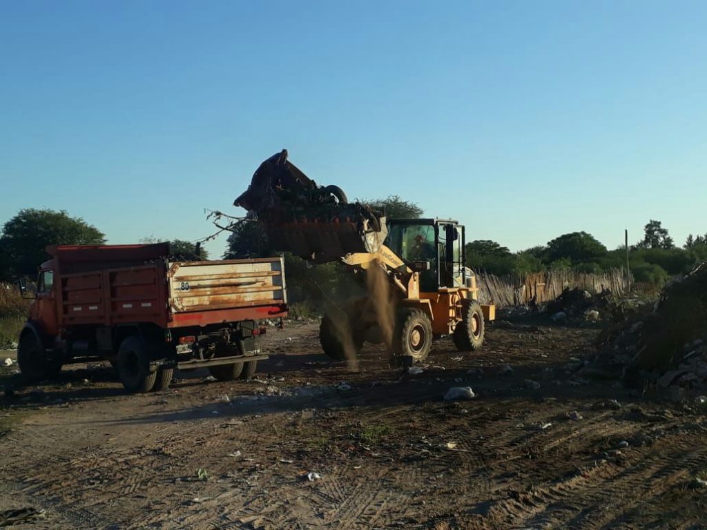 Se realizó un intenso operativo de limpieza en el barrio Villa Raquel