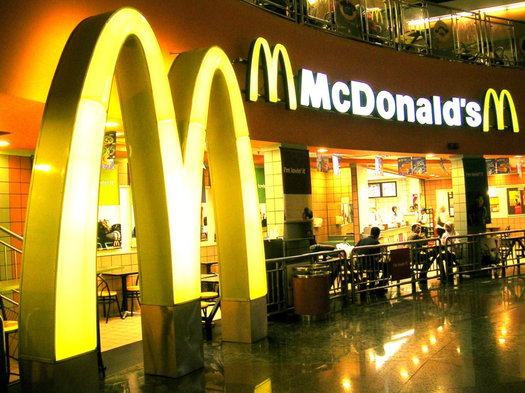 McDonald´s busca empleados para su sucursal y éstos son los requisitos