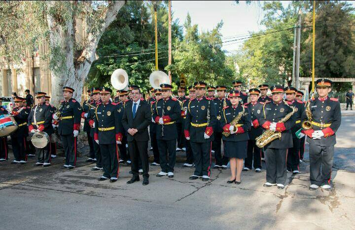 Por primera vez, una mujer integra las filas de la Banda de Música de la Policía provincial