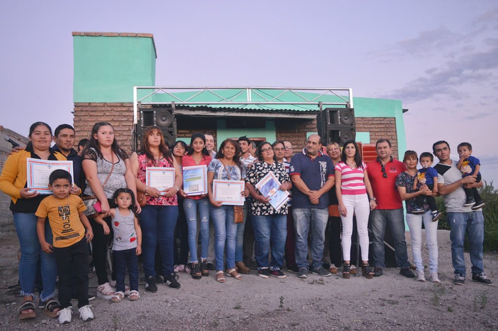 En Villa Ojo de Agua ya se entregaron más de 300 viviendas sociales En Villa Ojo de Agua ya se entregaron más de 300 viviendas sociales