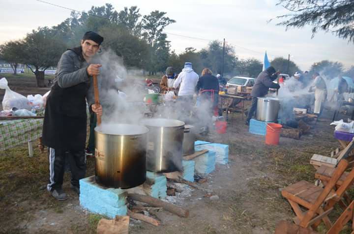 En Sumampa se prepararán más de 3.000 litros de locro y 2.000 kilos de asado con cuero