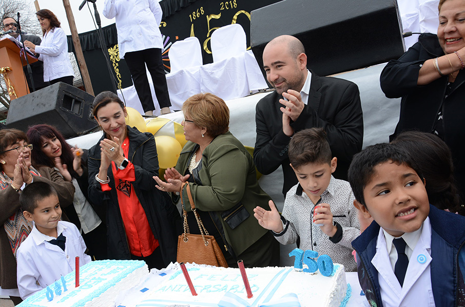 Mirolo acompañó a la comunidad de la escuela Leopoldo Lugones en su 150° aniversario