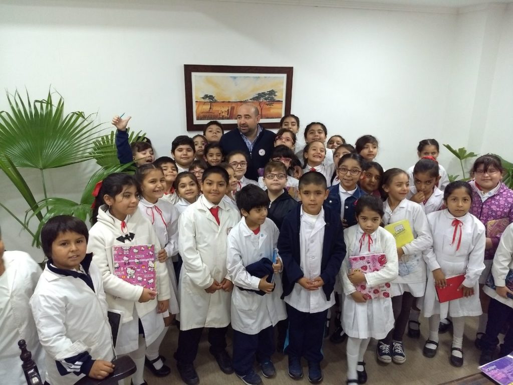 Alumnos de la Escuela Borges visitaron a las autoridades de la Comuna Alumnos de la Escuela Borges visitaron a las autoridades de la Comuna