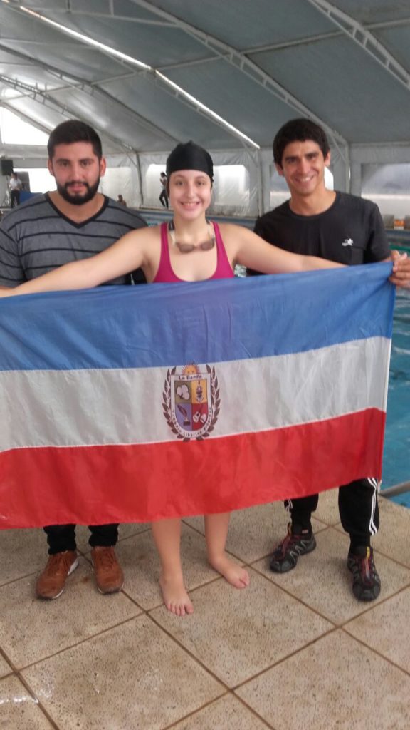 Nadadoras bandeñas brillaron en una competencia para personas con discapacidad