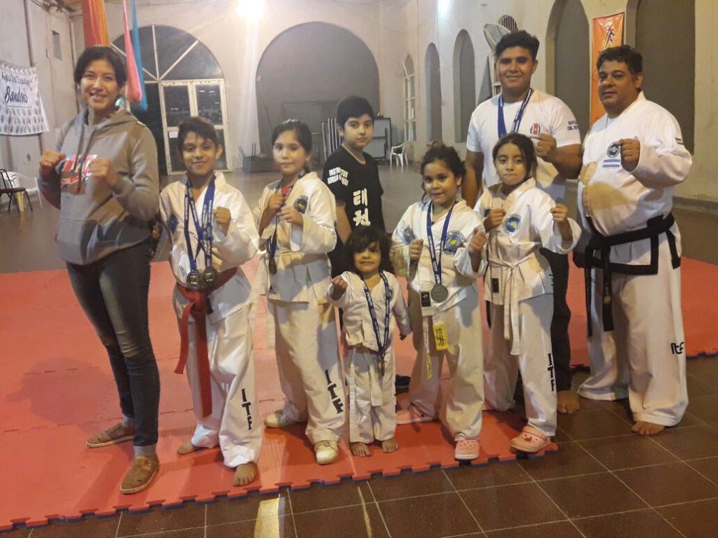 Escuela de Taekwon-do alcanzó importantes posiciones en un torneo provincial Escuela de Taekwon-do alcanzó importantes posiciones en un torneo provincial