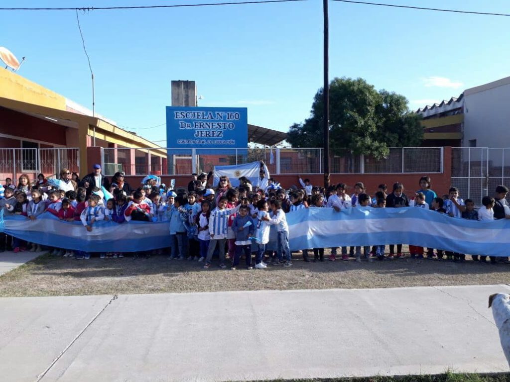 El Mundial 2018 movilizó a docentes, alumnos y padres de Suncho Corral