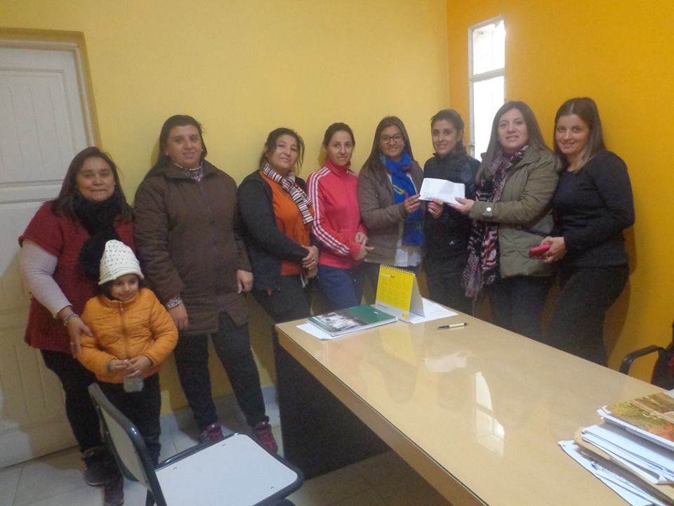 Gimnastas de Colonia Dora recibieron un valioso aporte económico