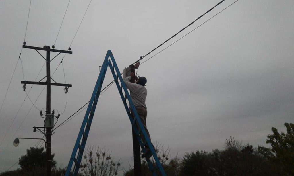 Amplían la red de alumbrado en los caminos rurales de Beltrán