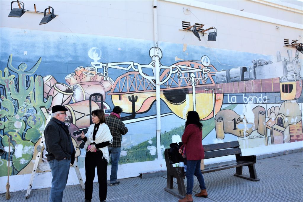 La comuna inició la restauración de murales en la ciudad en el Día de la Cultura Bandeña