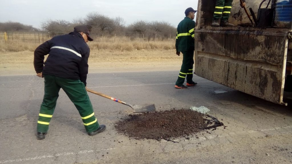 Vialidad realiza mejoras en la ruta 211 camino a El Dean