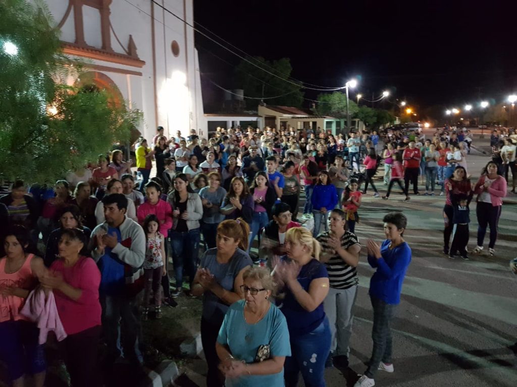 Villa Atamisqui levantó su voz para pedir justicia por la joven agredida brutalmente