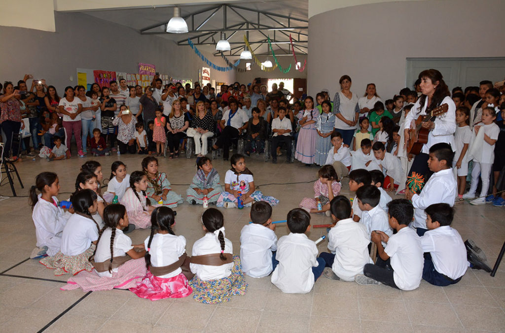 La Escuela Primaria Municipal realizó una exitosa exposición anual