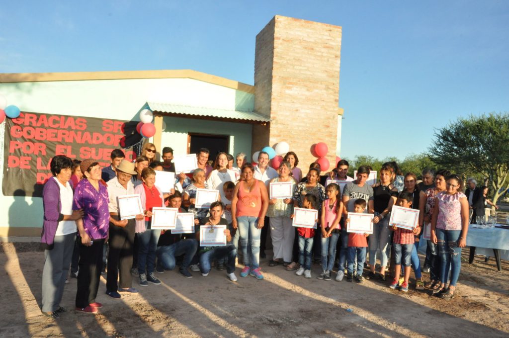 “Más de 70 mil santiagueños han mejorado su calidad de vida y vamos por más”
