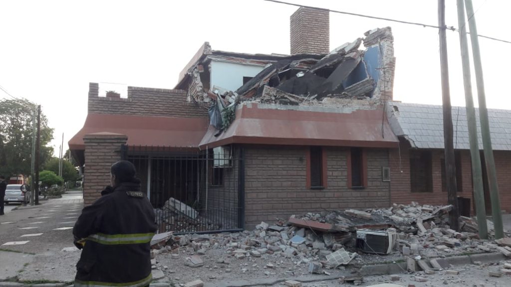 Pudo ser una tragedia: Una fuga de gas destruyó una vivienda en La Banda