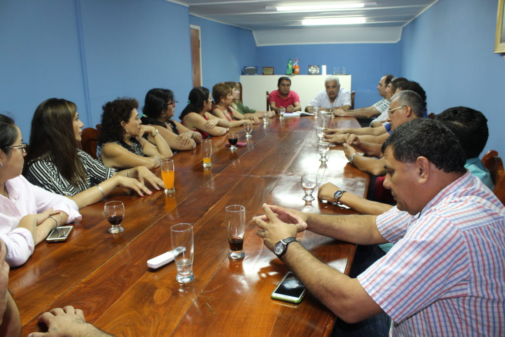 Los gremios mercantiles acordaron horarios y el pago de sumas extraordinarias