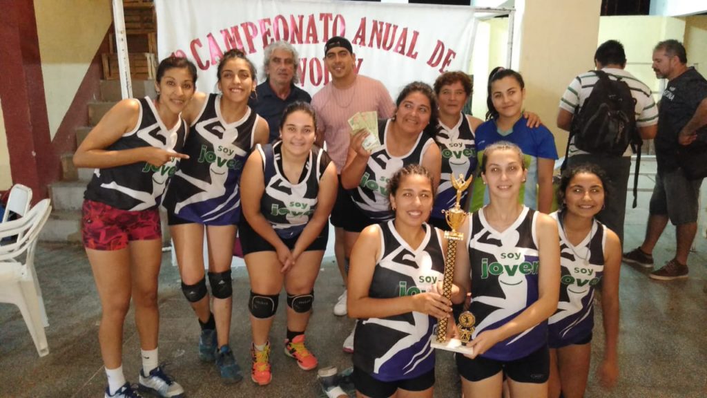 Montero Voley de Clodomira se consagró en un torneo interprovincial en Tintina