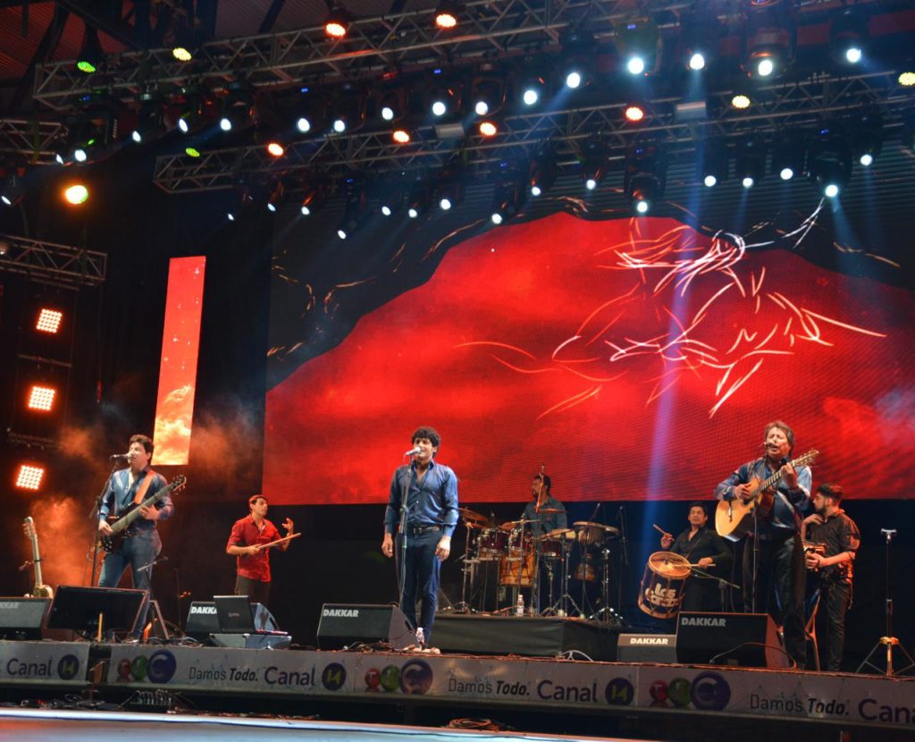 Los Carabajal volvieron a La Banda con su inconfundible estilo