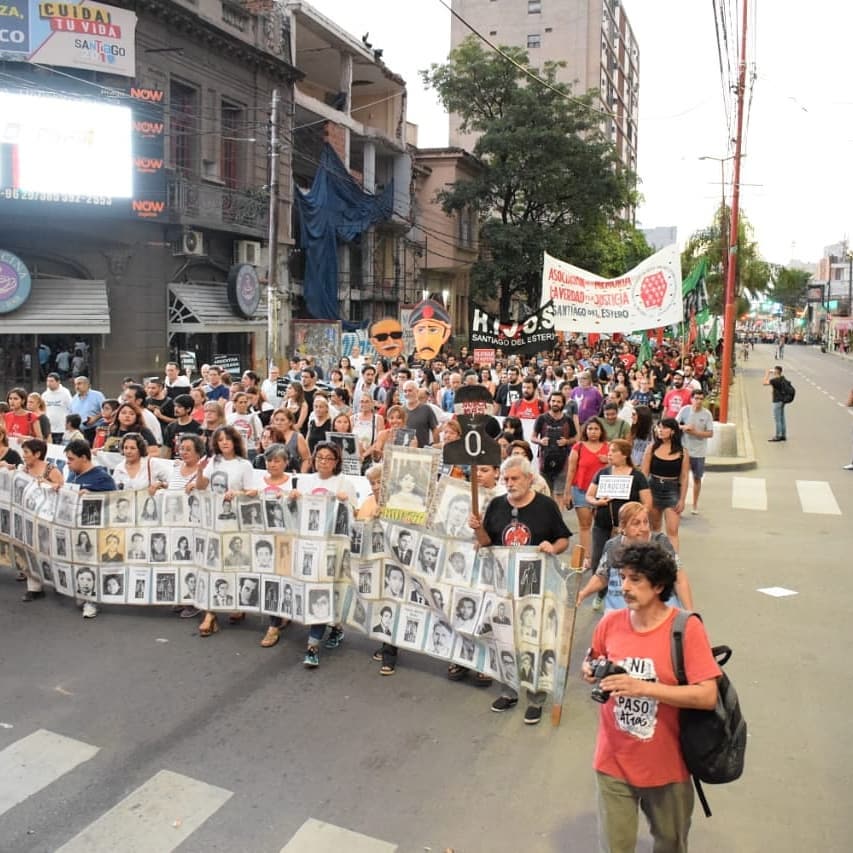 Miles de santiagueños marcharon por la memoria, verdad y justicia