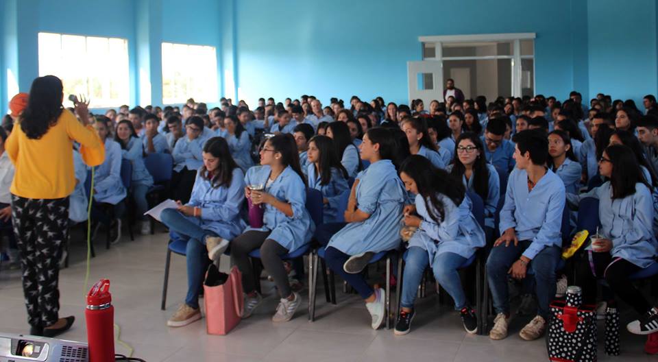 Cientos de estudiantes debatieron sobre violencia de género en la ciudad de Pinto