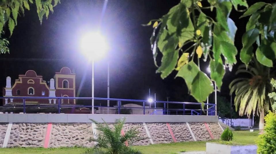 Nueva luminaria embellece los espacios públicos de San Pedro
