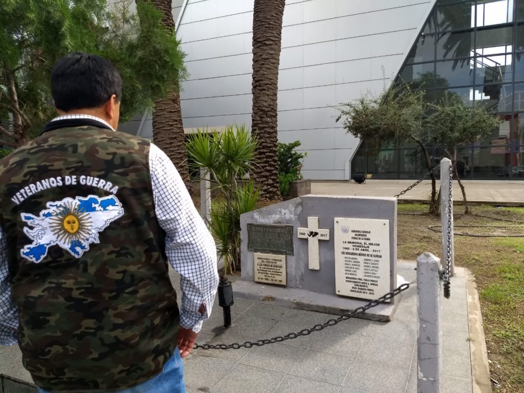 Los bandeños rindieron homenajes a los veteranos y caídos