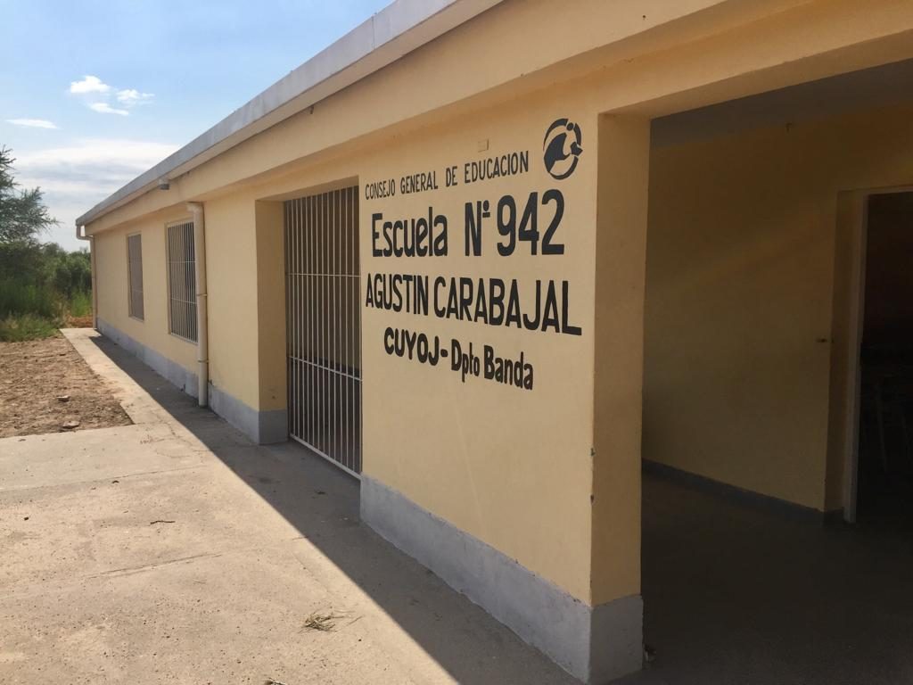 Buscan crear una sala de música en la escuela Agustín Carabajal