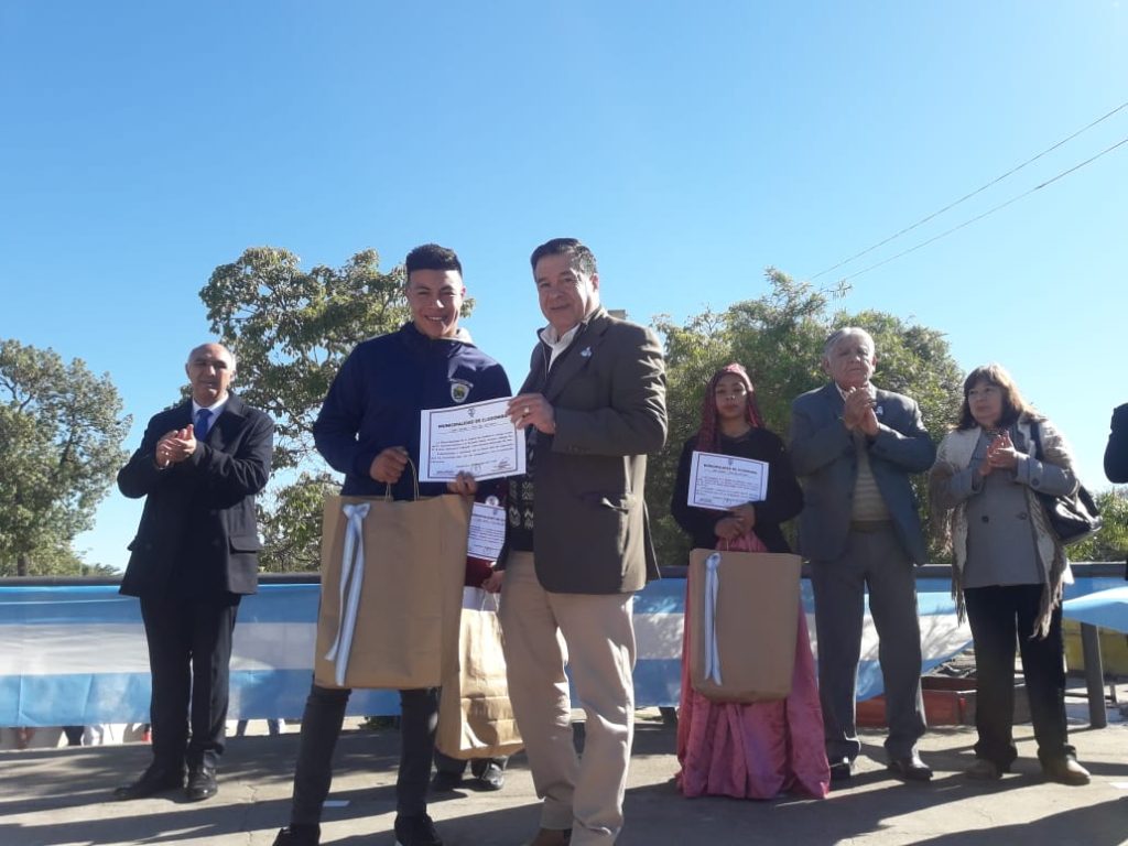 Reconocieron el desempeño de jóvenes estudiantes en Clodomira