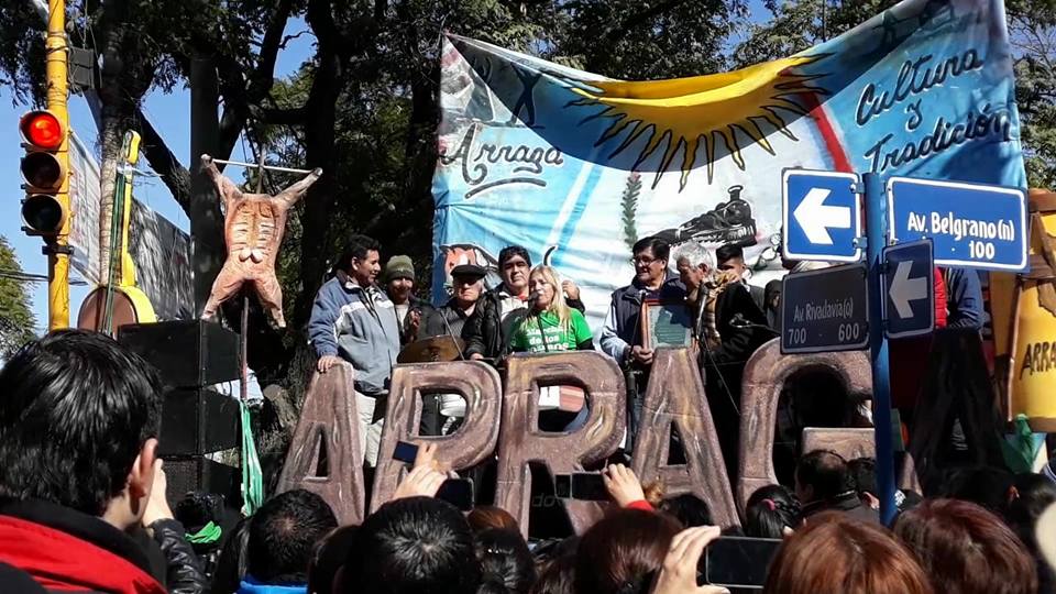 Al ritmo de los bombos, Árraga celebrará sus 105 años de vida