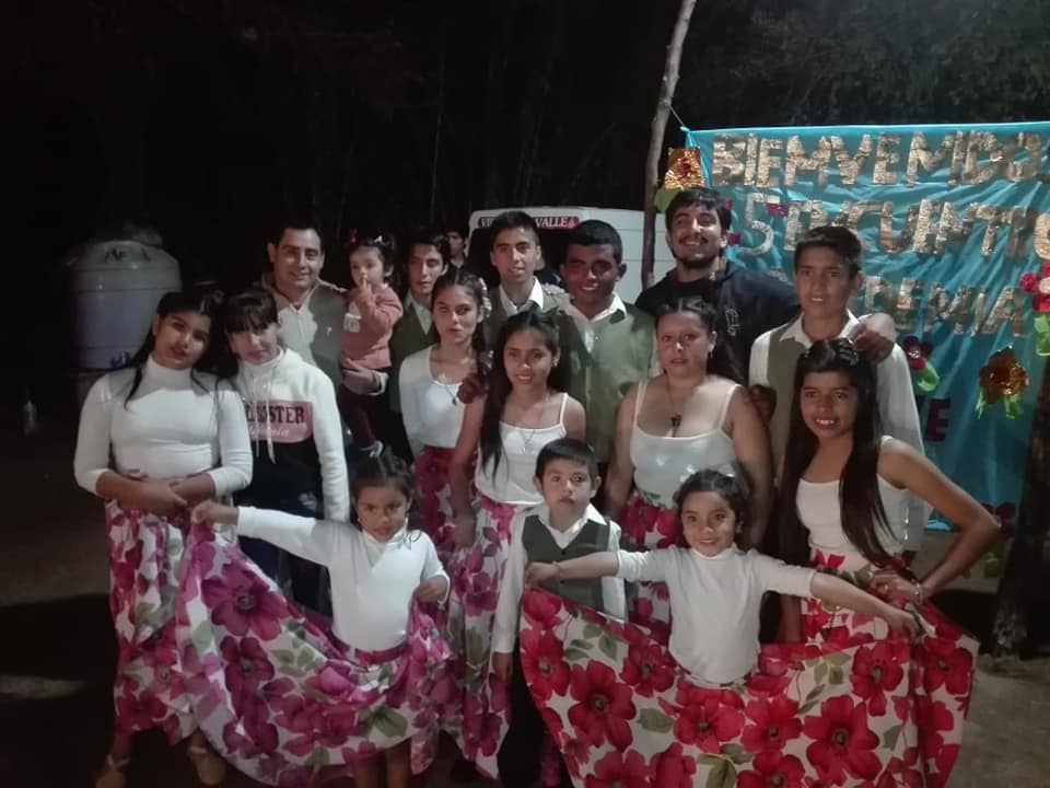 Agrupaciones de danzas folclóricas se reunieron en El Aibe