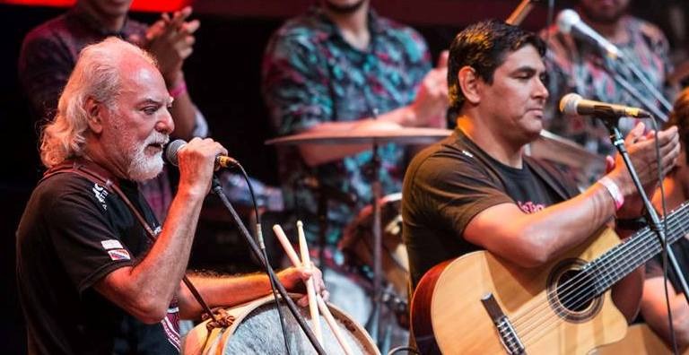 Los del Corazón celebran su cumpleaños con una peña y músicos amigos