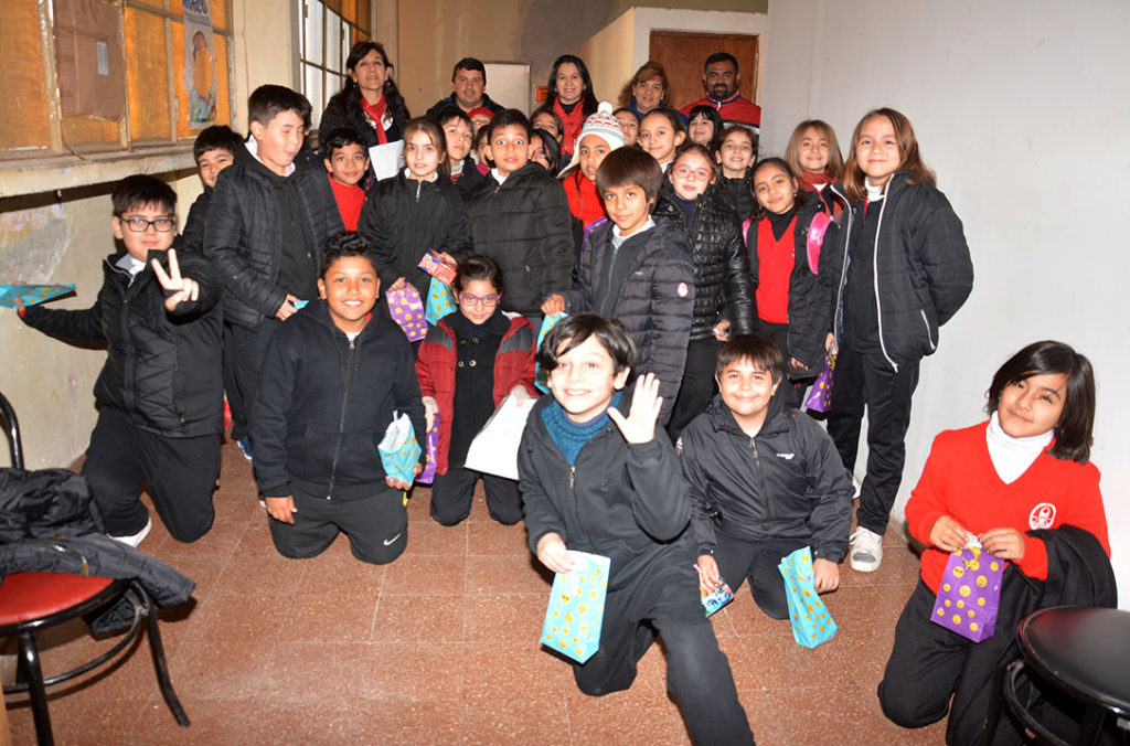 Alumnos del Colegio Mater Dei visitaron el emblemático Mercado Unión