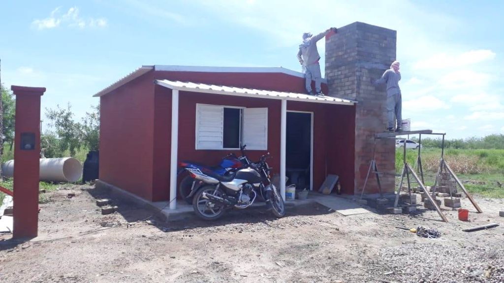 Más familias de Colonia Dora accederán a viviendas sociales