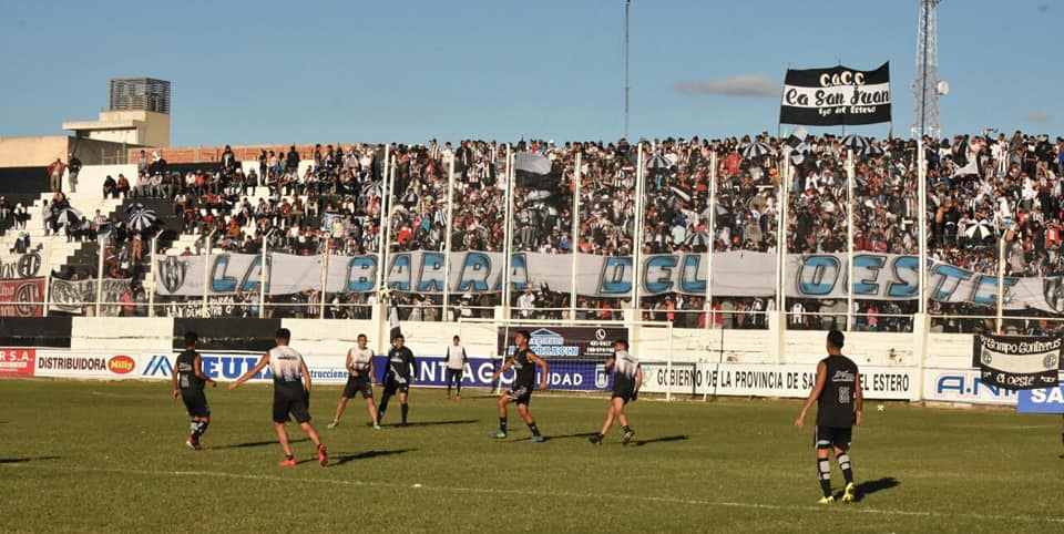 Los hinchas ferroviarios hicieron sentir su aliento al plantel