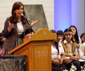 Adelanto: Cristina inicia su campaña en el interior con una visita a Santiago