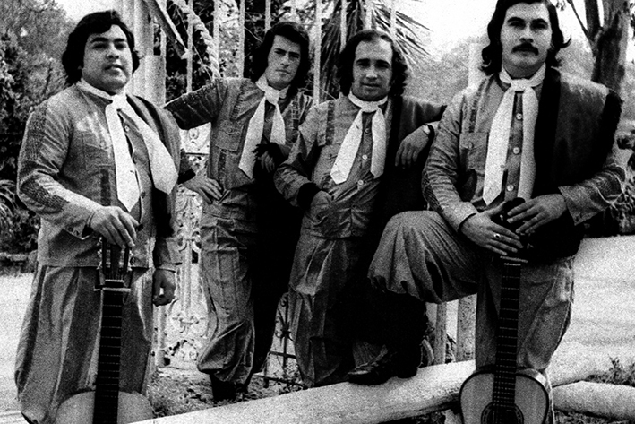 Cantaron los viejos sintiéndose changos