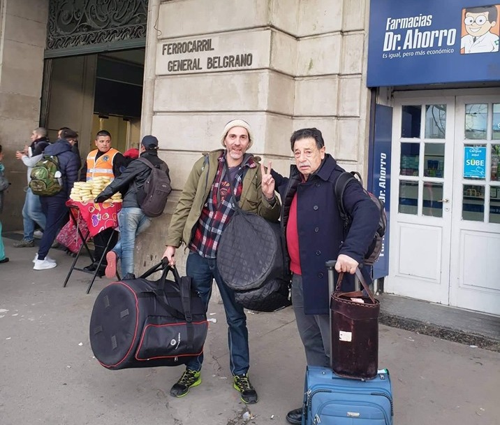 La Marcha de los Bombos convoca delegaciones de todo el mundo en el Patio del Indio