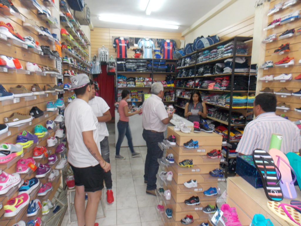 El lunes no habrá actividad en los comercios de La Banda