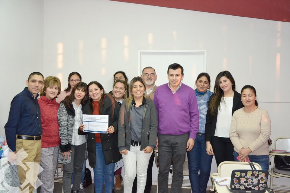 Entregaron certificados de la diplomatura en economía social y solidaria en Humanidades