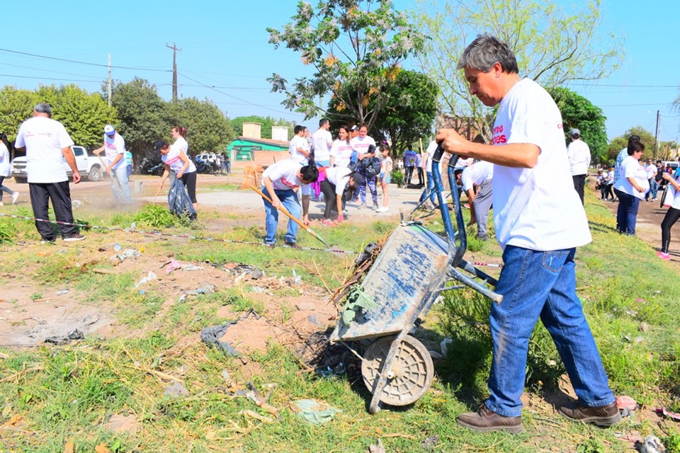 Vecinos de Frías celebraron el “Día de hacer el bien” con la creación de una plaza saludable