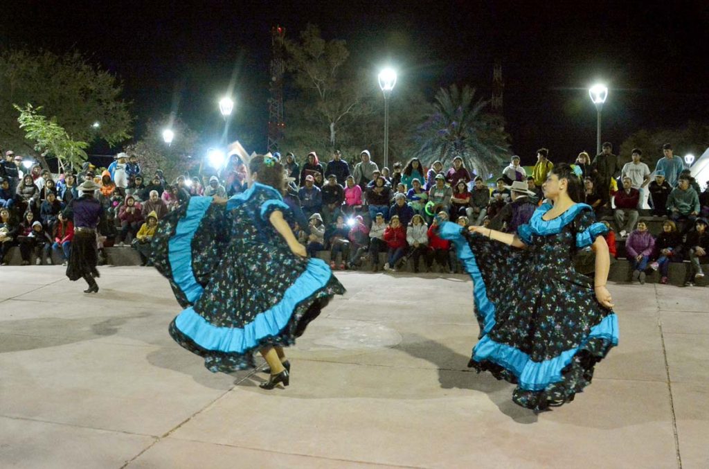 “La Banda Suena” llenó de música y danza la avenida Besares