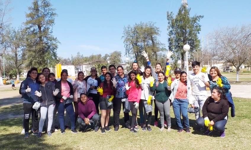 Estudiantes pinteños buscan comprometer a sus vecinos para vivir en un lugar más sustentable