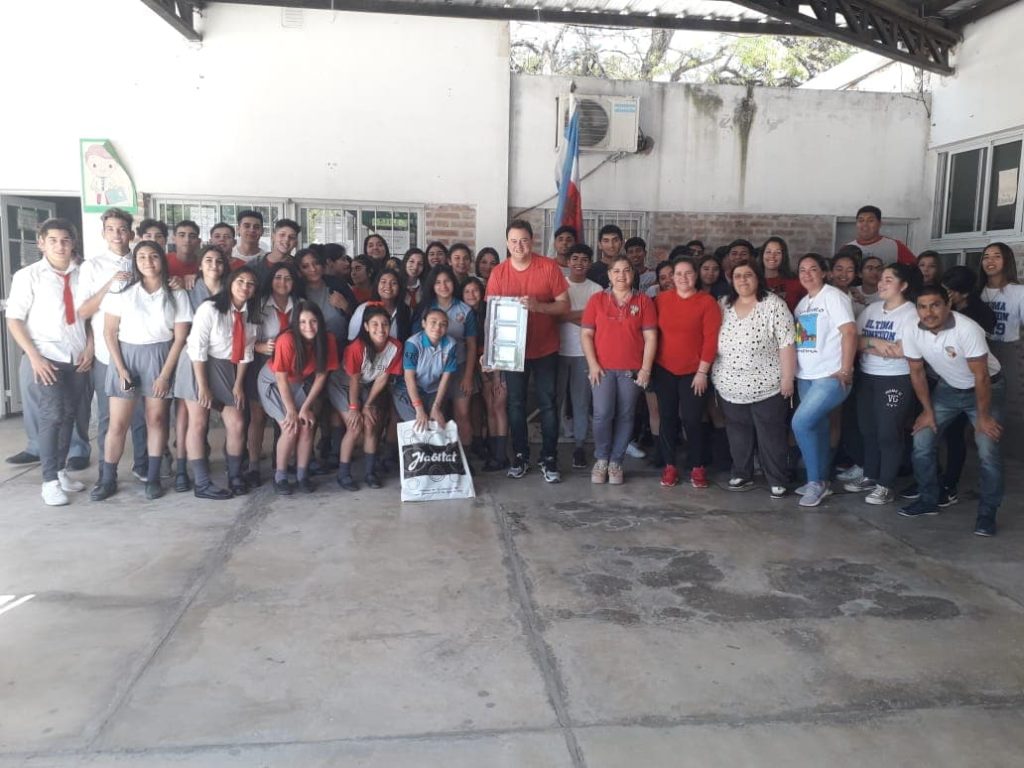 Estudiantes loretanos despertaron el orgullo de toda la comunidad Estudiantes loretanos despertaron el orgullo de toda la comunidad