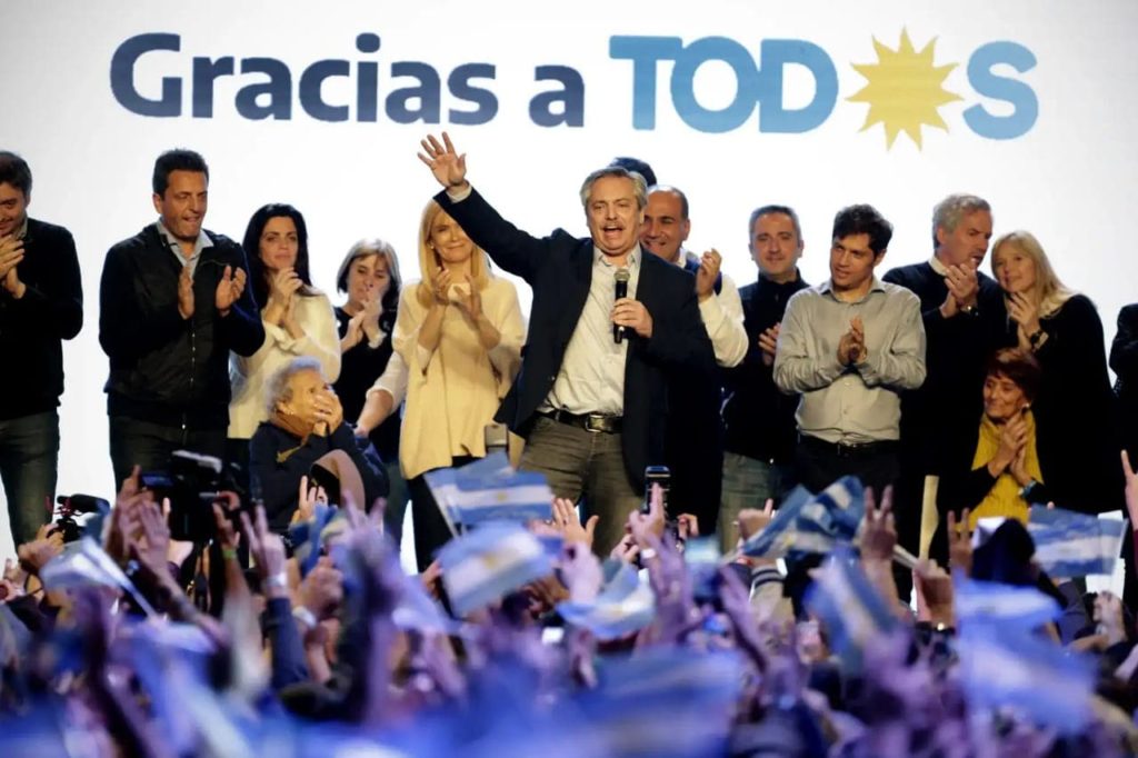¿Nace en Santiago la “Capital Nacional del Fernandismo”?