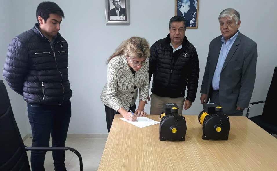 Donaron bombas centrífugas al Secundario Antonino Taboada de Clodomira Donaron bombas centrífugas al Secundario Antonino Taboada de Clodomira