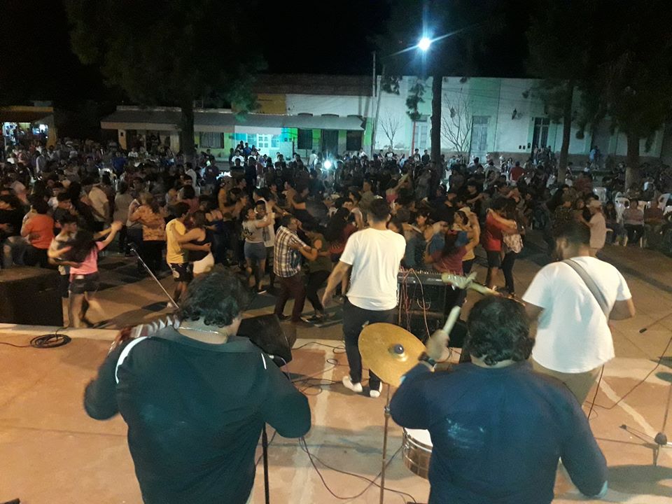 Una multitud disfrutó de la fiesta por el Día de la Música en Colonia Dora