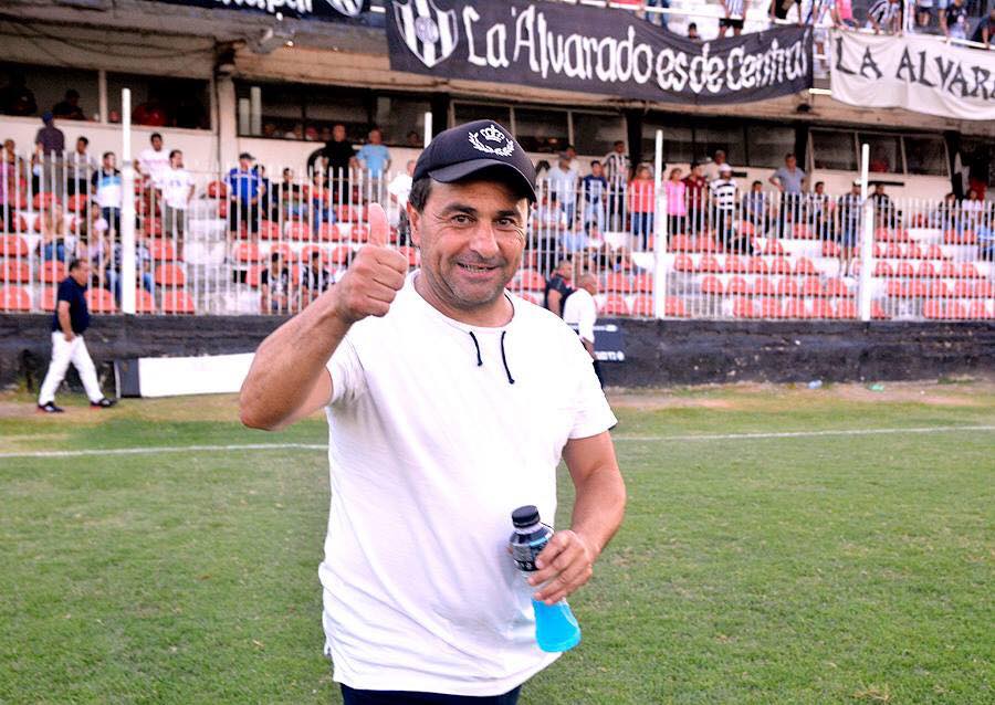 Gustavo Coleoni: “Wanchope y Bebelo me pidieron que le gane a River”