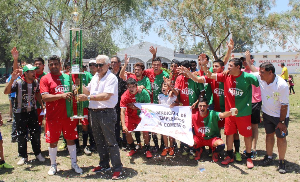 Distribuidora Miliy se consagró campeón del Torneo Clausura de la Liga Comercial de La Banda Distribuidora Miliy se consagró campeón del Torneo Clausura de la Liga Comercial de La Banda